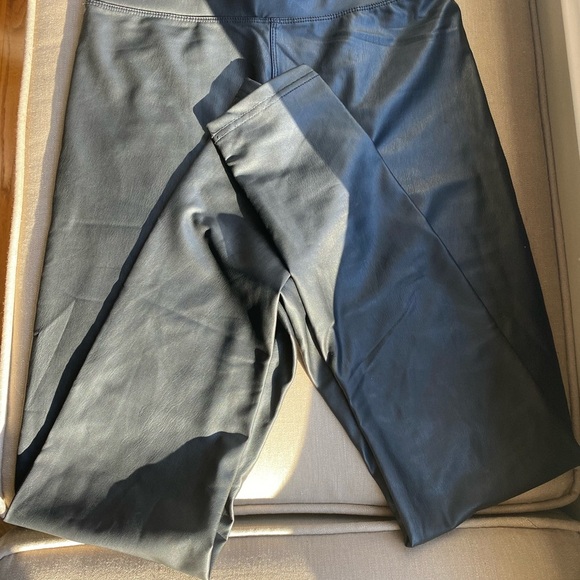 Black Faux Leather Leggings NEW Small - Picture 7 of 8
